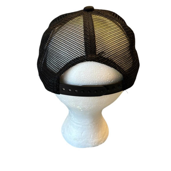 NWOT Old Navy trucker hat one size fits most youth black w gray design mesh back - Picture 4 of 5